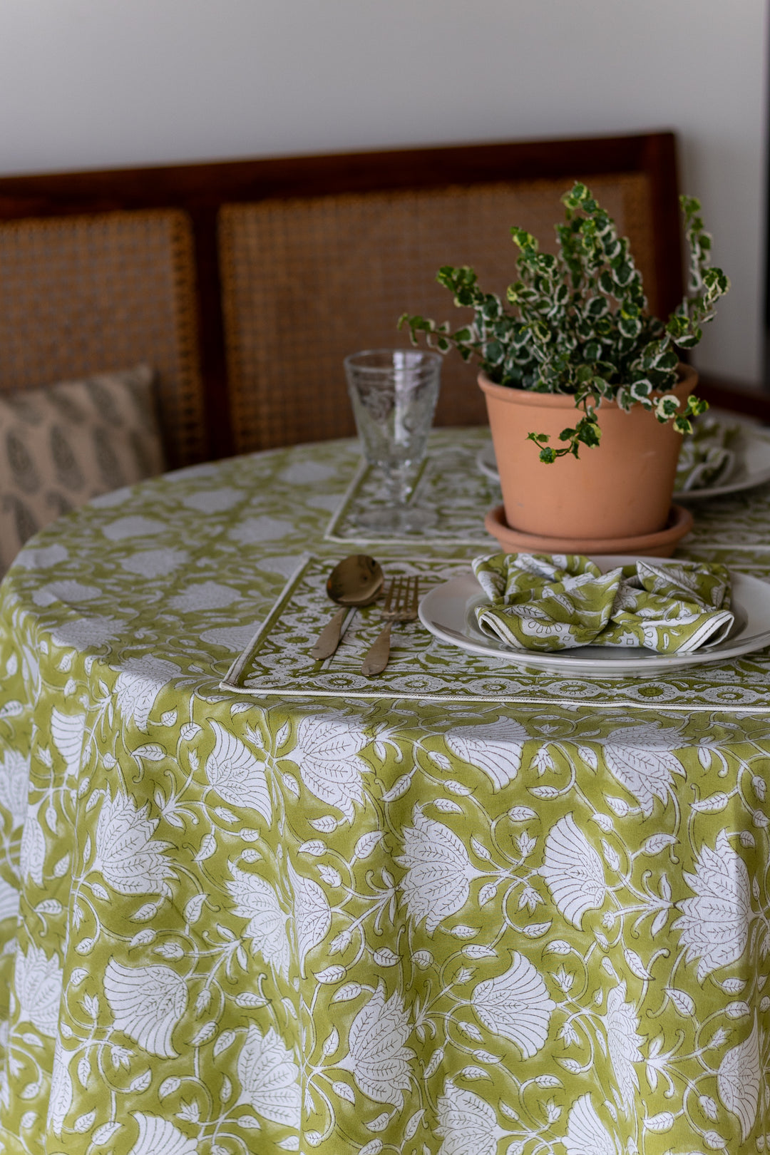 Citrus Grove Round tablecloth - 6 seater round block print table cloth -  72 inches - Green