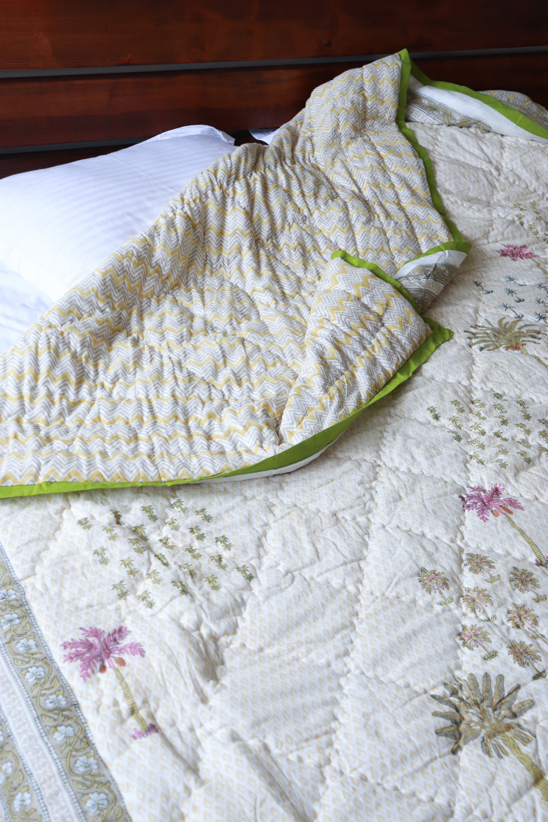 Pre - order - Best quilt for heavy winter - Razai for heavy winter - Green winter quilt