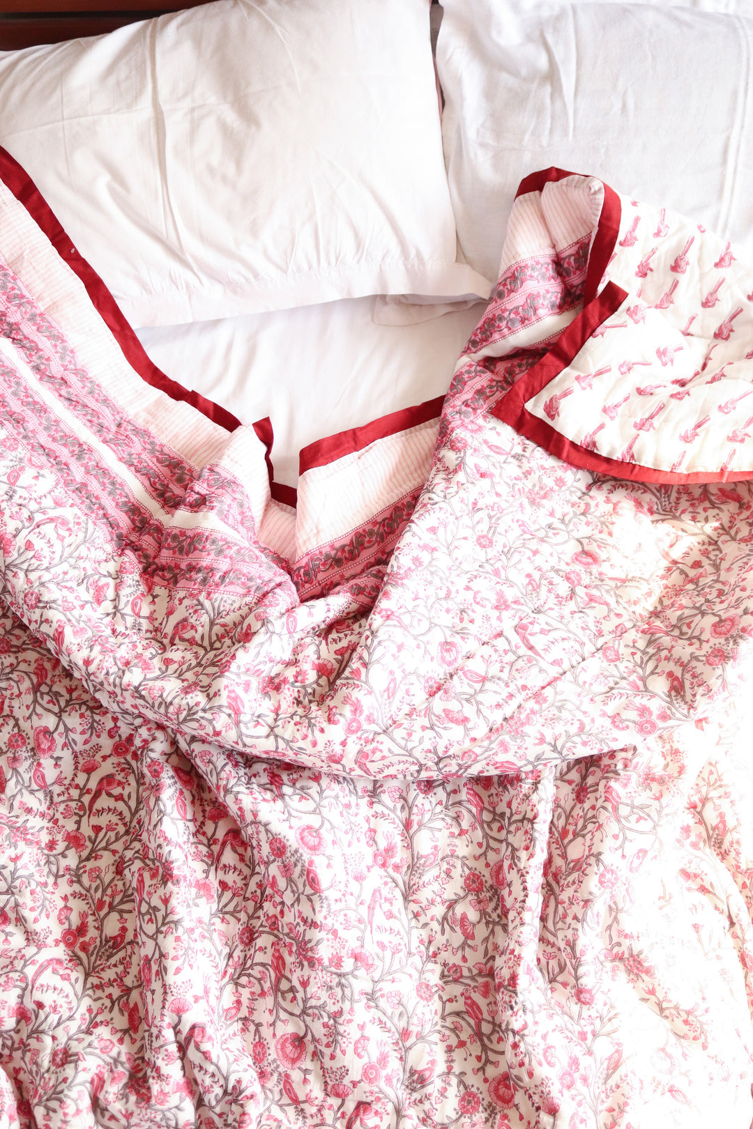 Rainforest pink quilt - Pink, grey and red