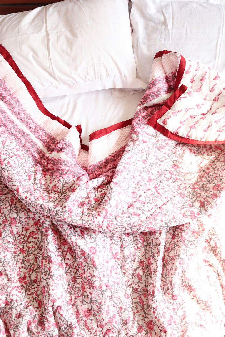 Rainforest pink quilt - Pink, grey and red