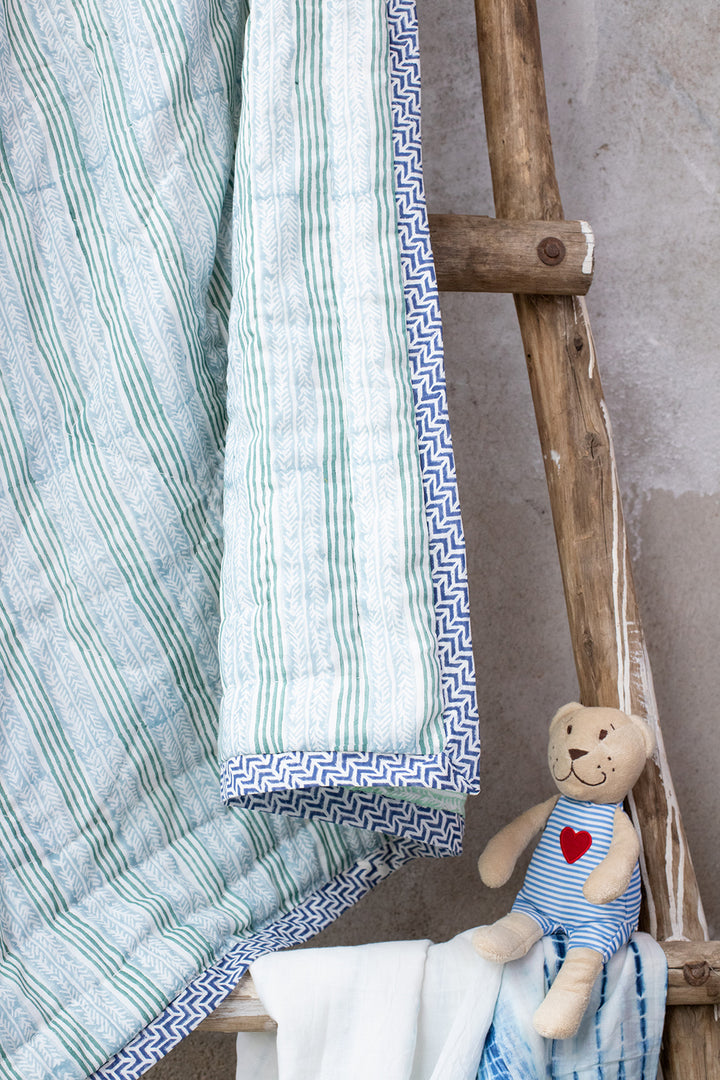 Origami fish print quilt - Baby and kids room bedding