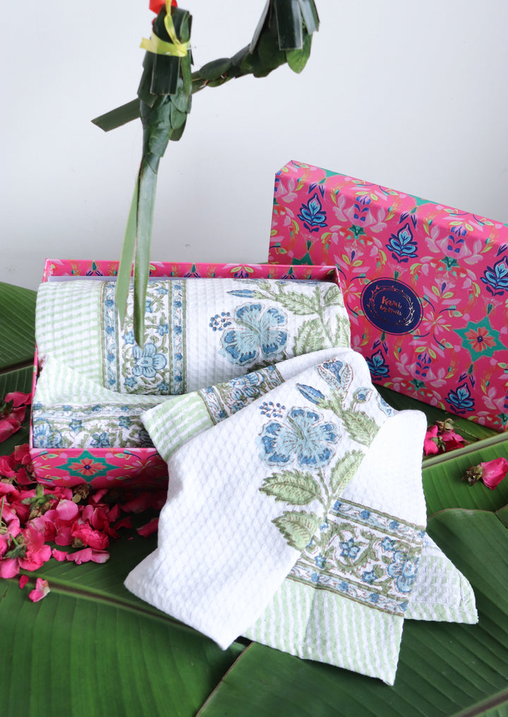 Block print waffle towel set - Set of 3 bath and hand towels - Red Floral