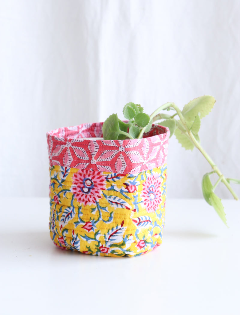 Quilted planter baskets with plant support sticks - Set of 3