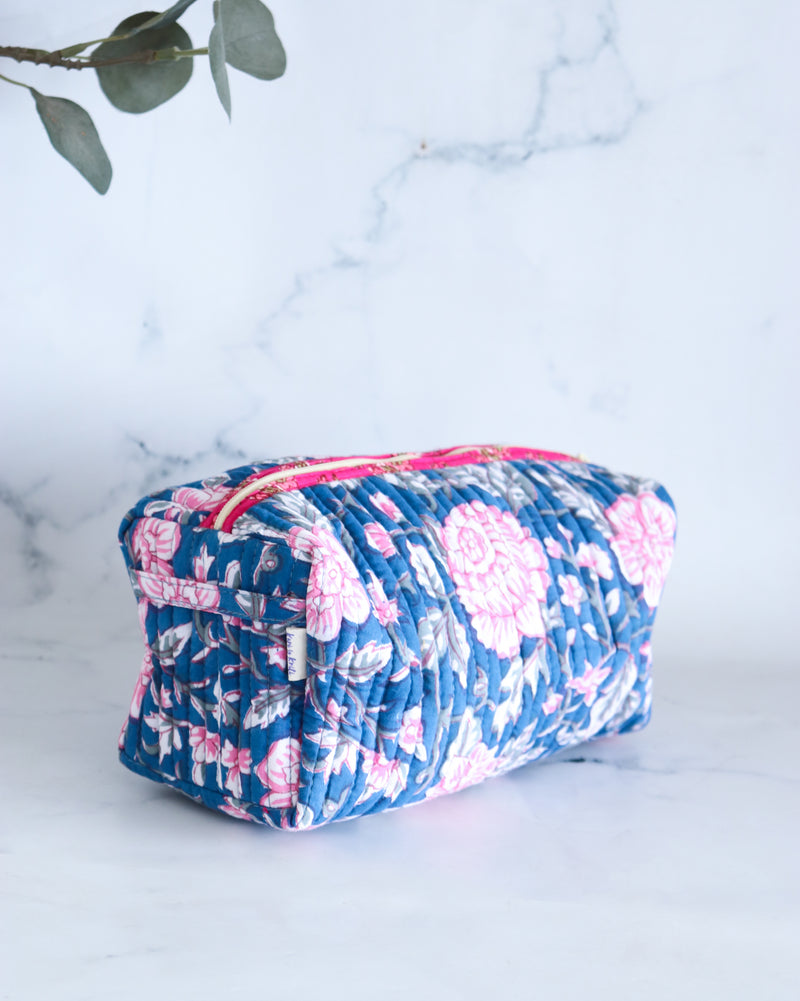 Medium Cosmetic bag - Travel Make up bag - Blue Roses