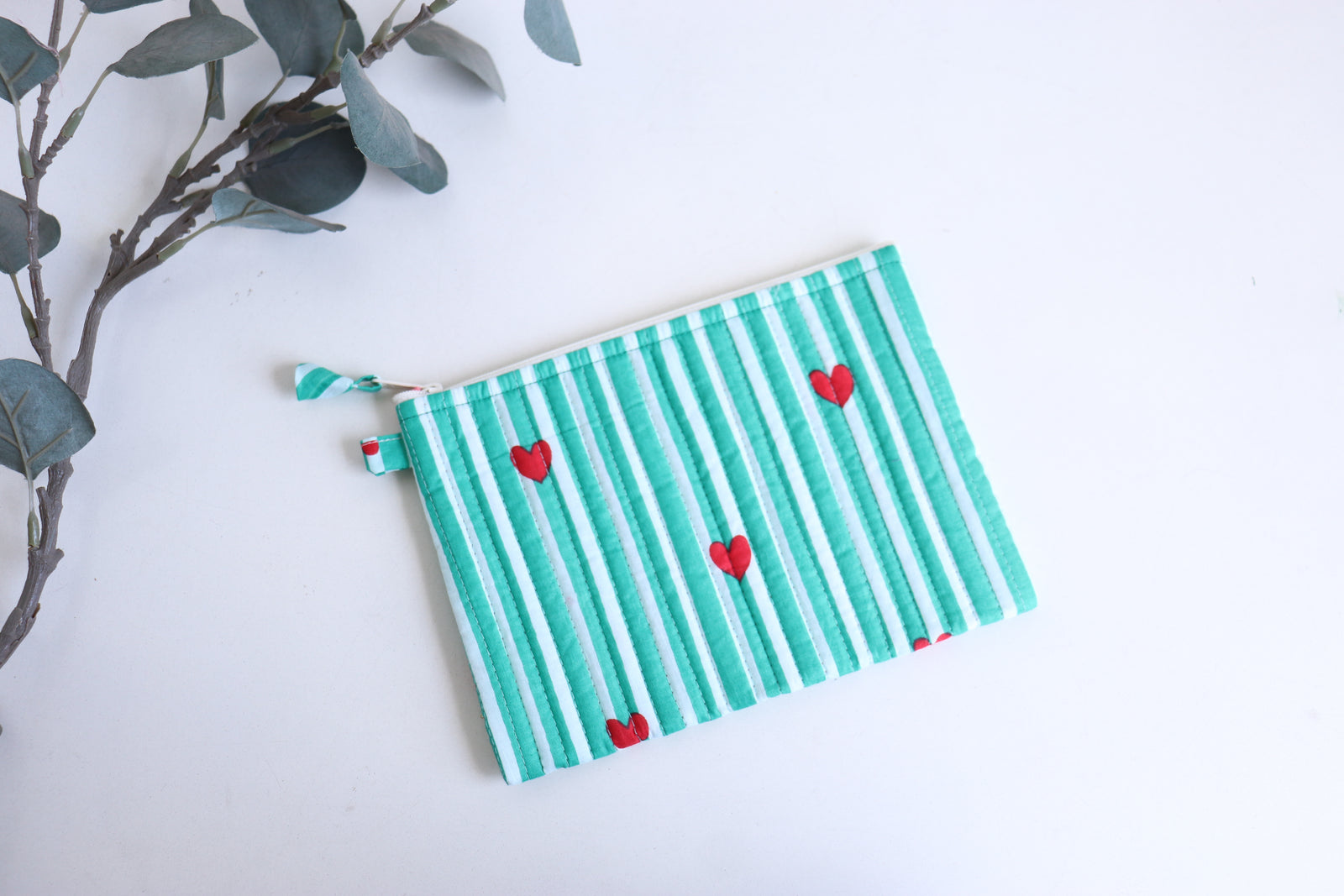 Kindle Paperwhite sleeve - Green hearts Screen Print - 6 x 8.5 inches