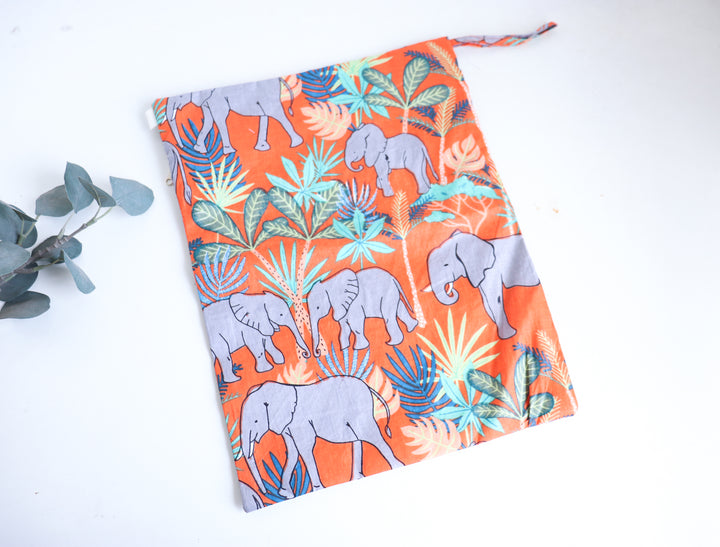 All-in-One Wet &amp; Dry Bag for Kids - Waterproof Swim bags - Orange Elephants
