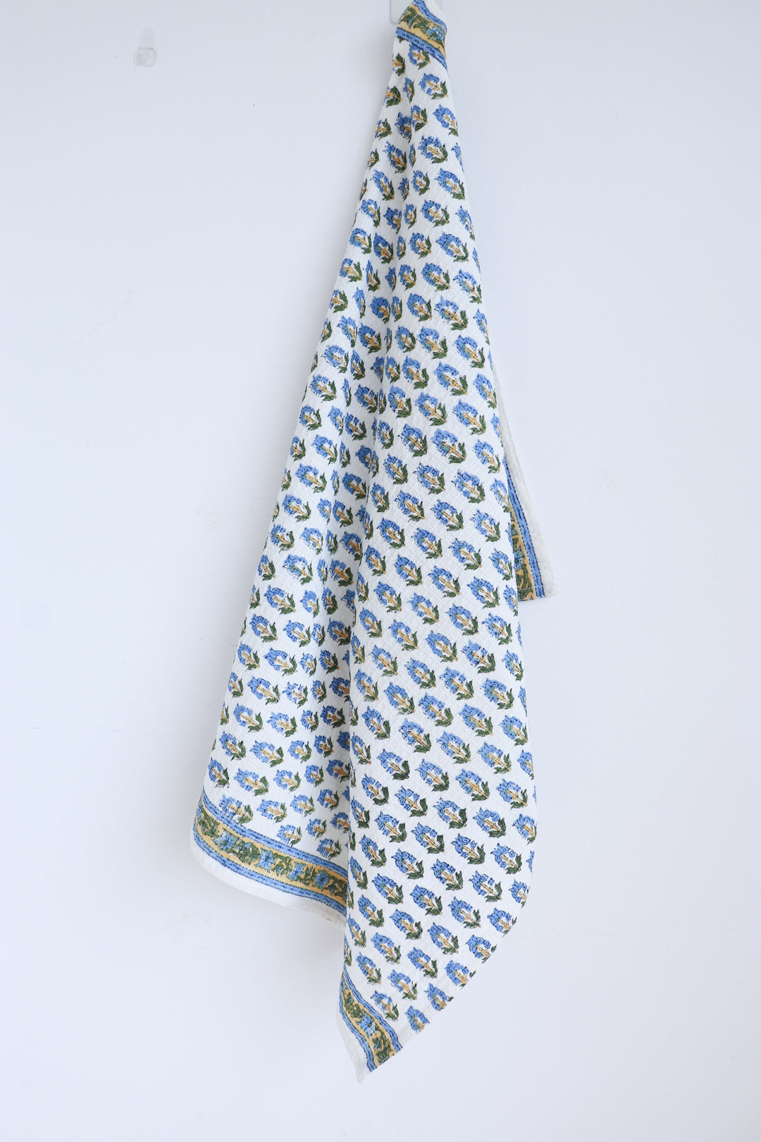 Set of 2 waffle kitchen towels - Block print dish towels - Tiny blue flowers