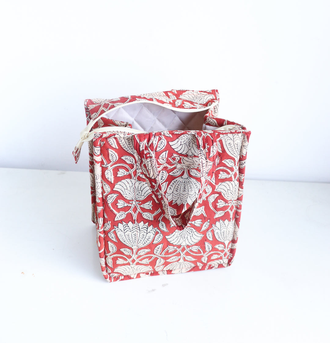 Lunch Tote bags - Block print quilted lunch bags - Red Floral