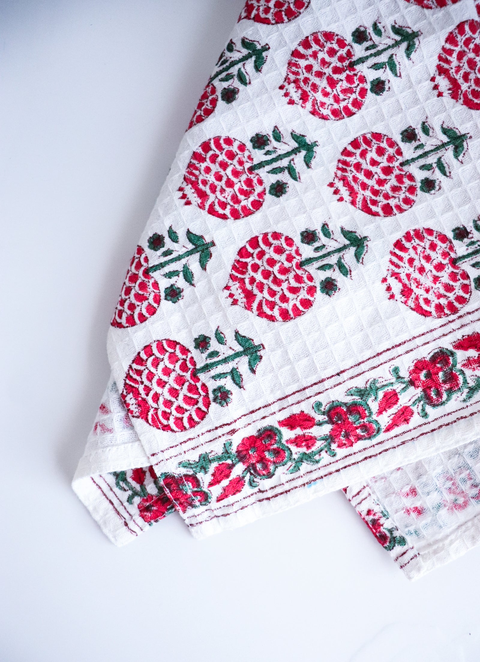 Set of 2 waffle kitchen towels - Block print dish towels - Tea towels - Red pomegranates - back view