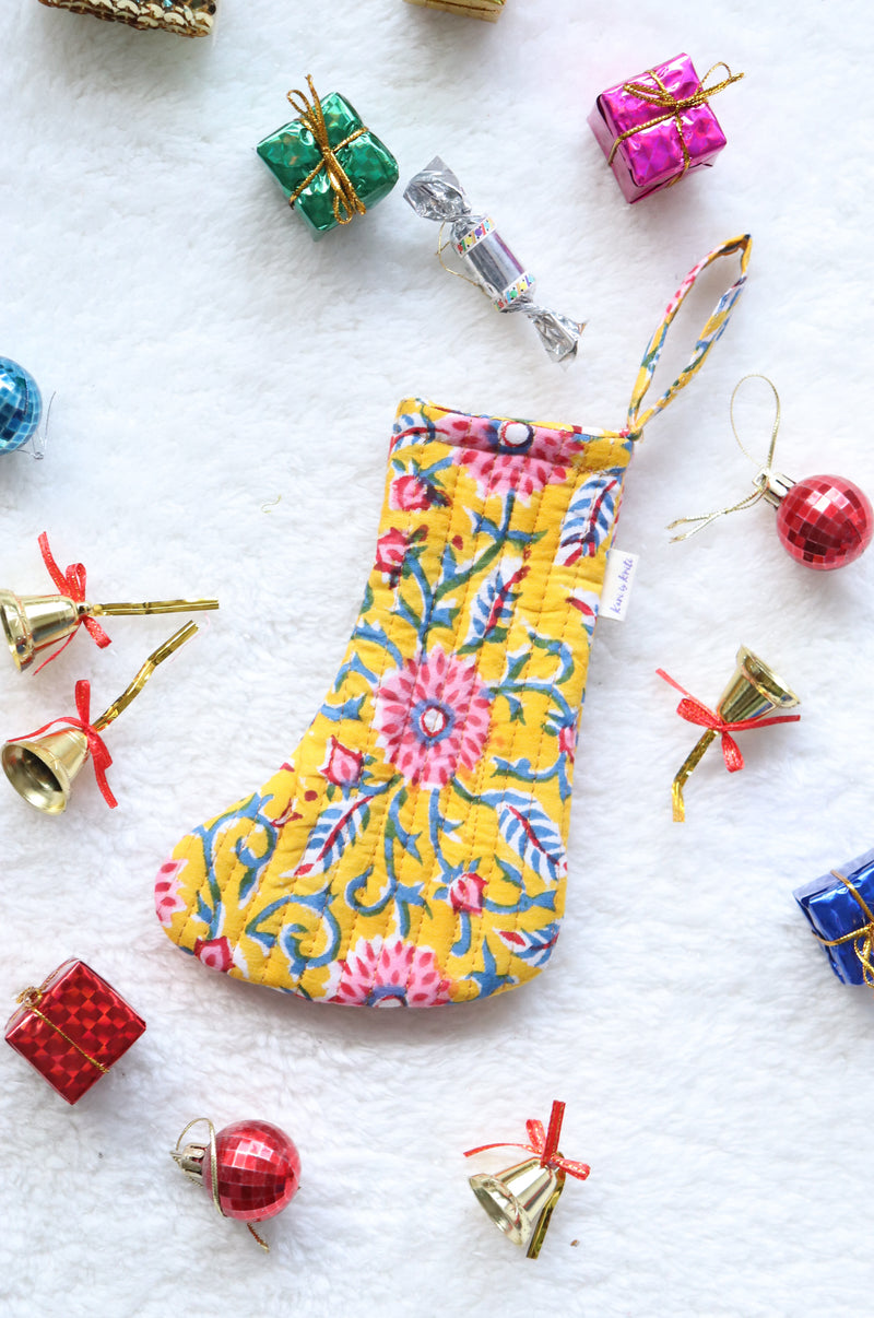 Mini Christmas stocking - Quilted Christmas Hanging Decoration - Yuletide
