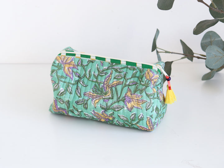 Medium Cosmetic bag - Travel Make up bag - Green Floral fields