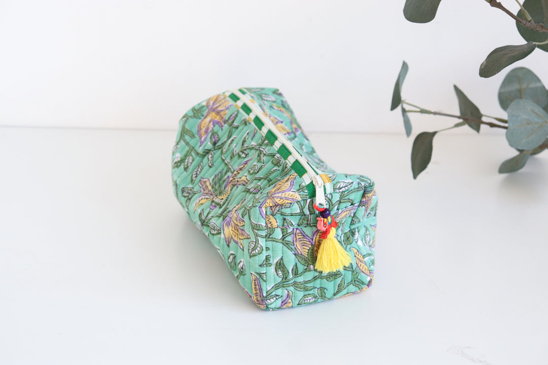 Medium Cosmetic bag - Travel Make up bag - Green Floral fields
