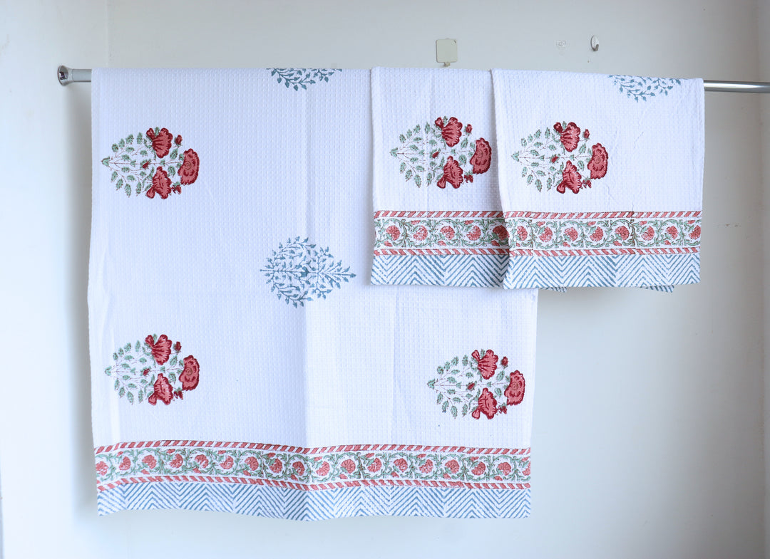 Block print waffle towel set - Set of 3 bath and hand towels - Red Floral
