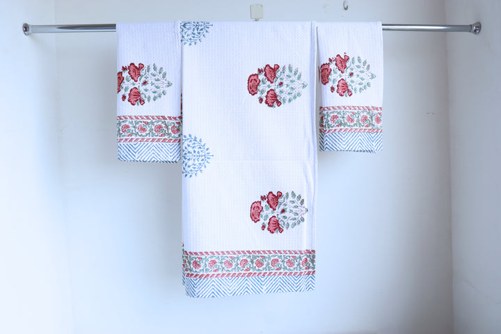 Block print waffle towel set - Set of 3 bath and hand towels - Red Floral