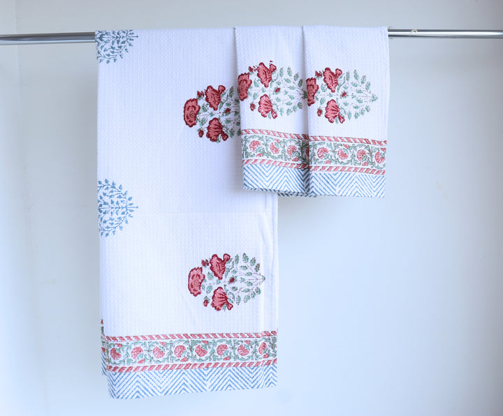 Block print waffle towel set - Set of 3 bath and hand towels - Red Floral