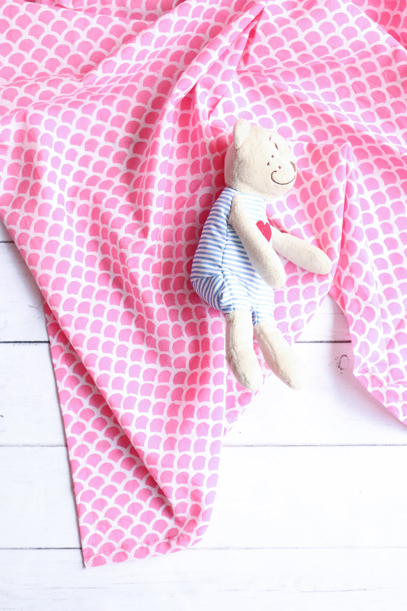 Pink geometric baby wrap - Baby swaddle wrap - baby sheets