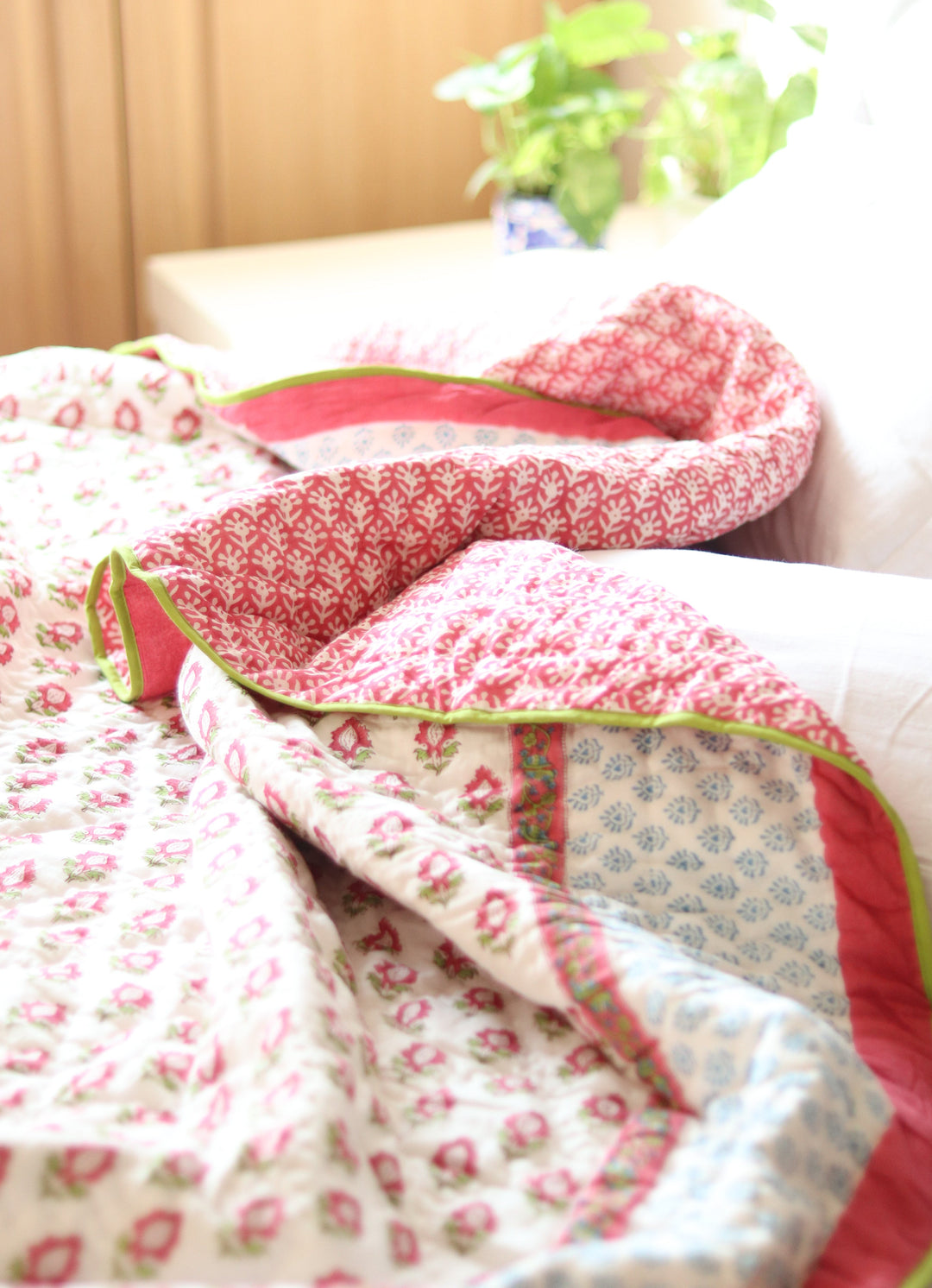 Pre - order - Heavy Razai - Boho Pink quilt - Pink and turquoise winter quilt - Queen &amp; King size - close up detail
