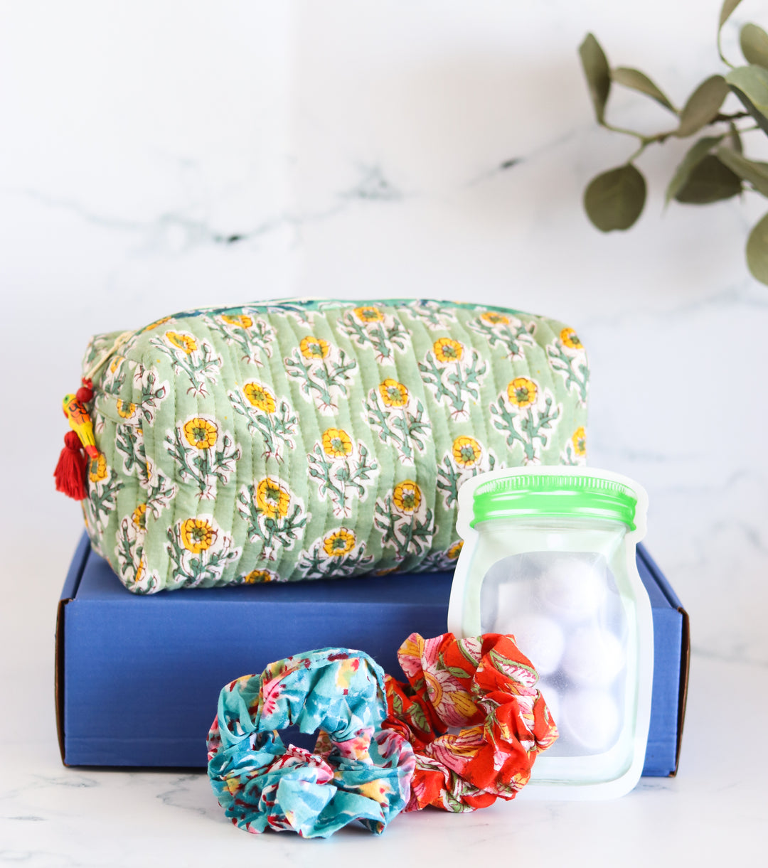 Travel gift set for her - Gift hamper for her