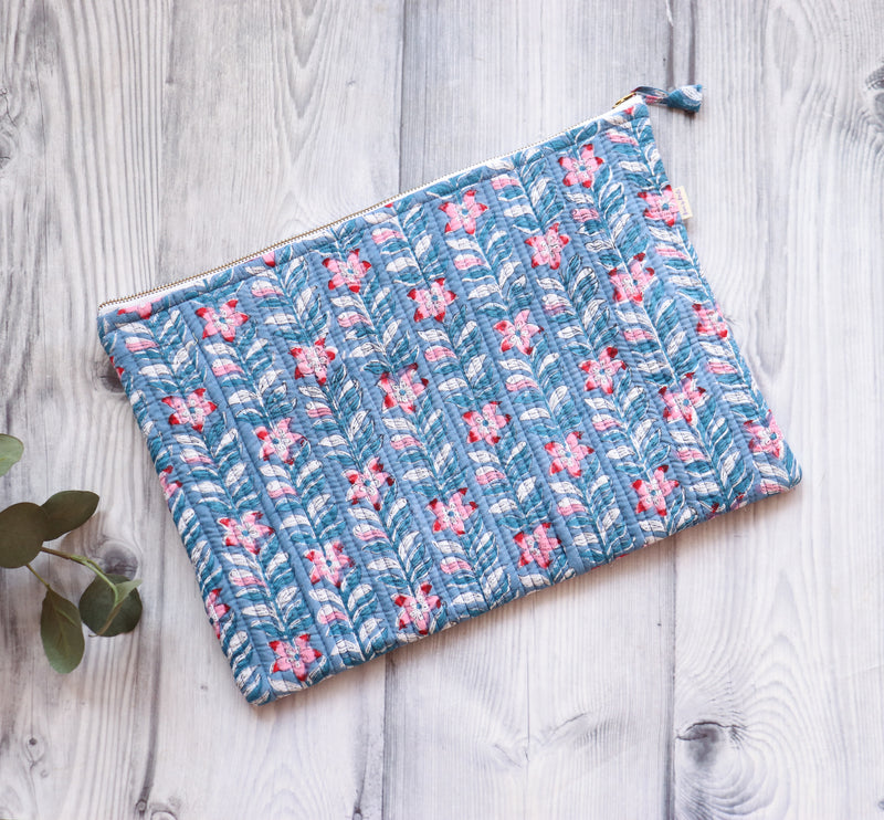 Laptop cover - Blue floral